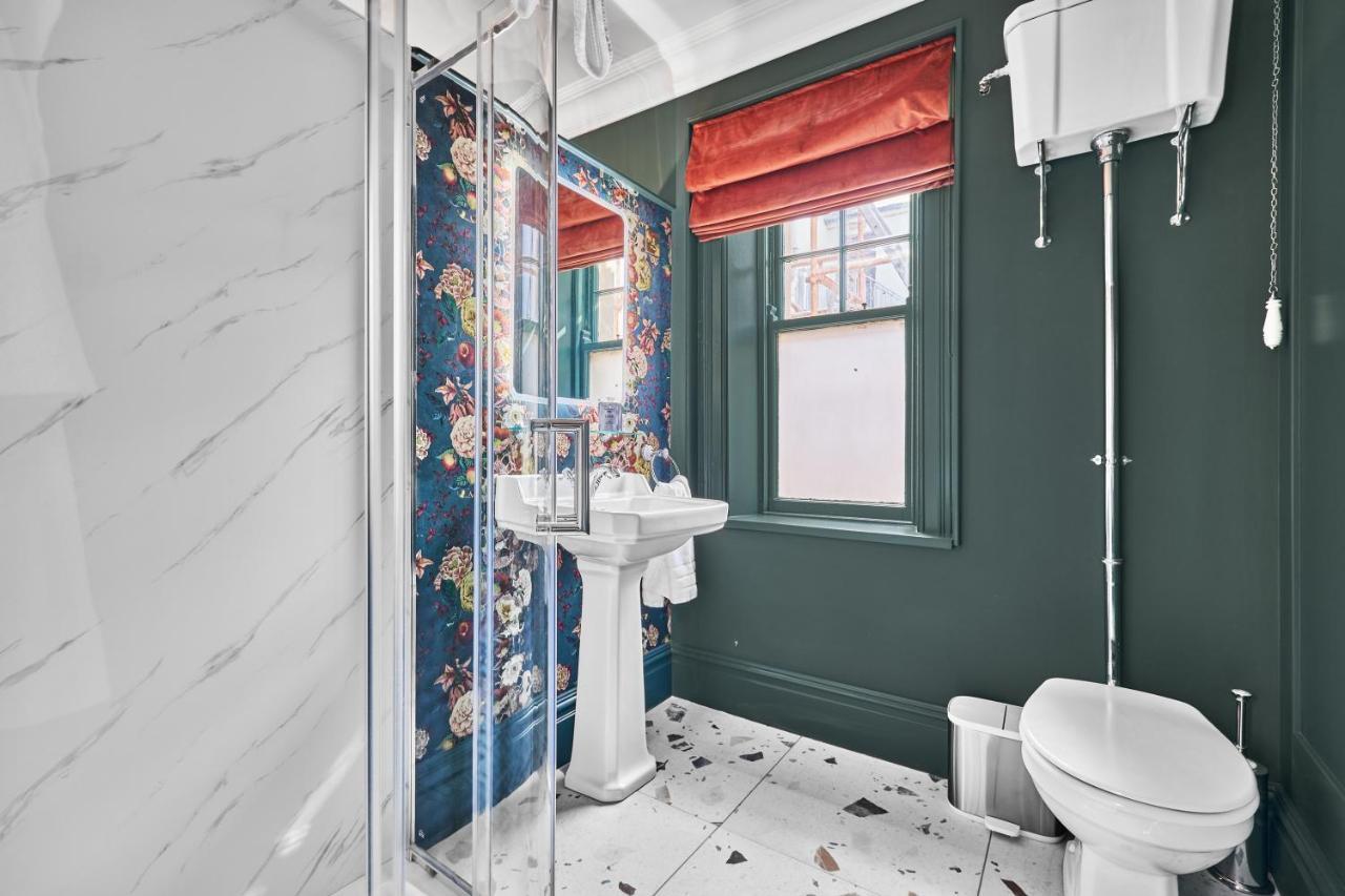 ロンドンデリー The Lawrence Bed & Breakfast エクステリア 写真